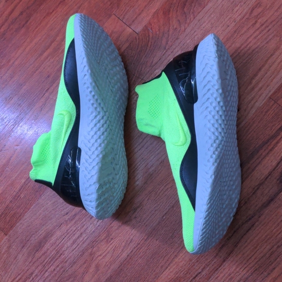 Nike Rise React Flyknit Running - Picture 4 of 5